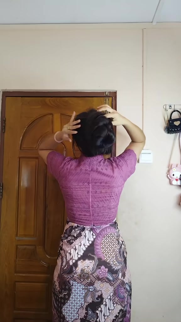@Shwe Myanmar gigi girl