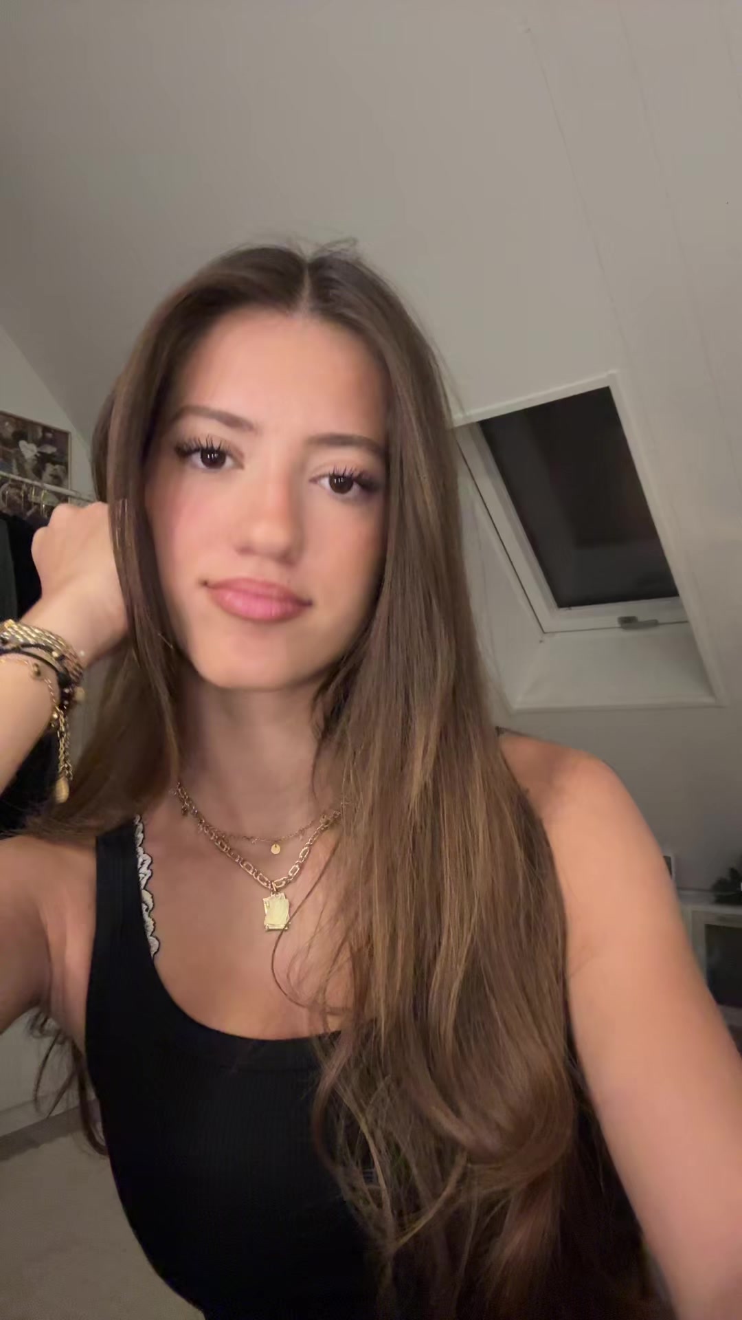 @𝐬𝐚𝐫𝐚