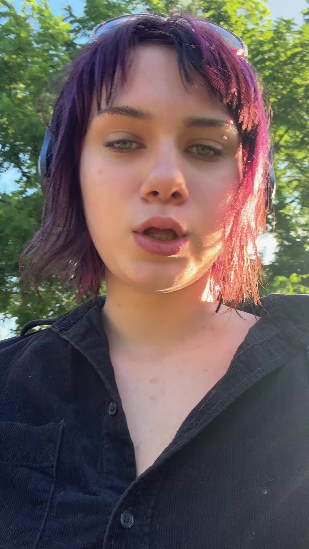 @🥸