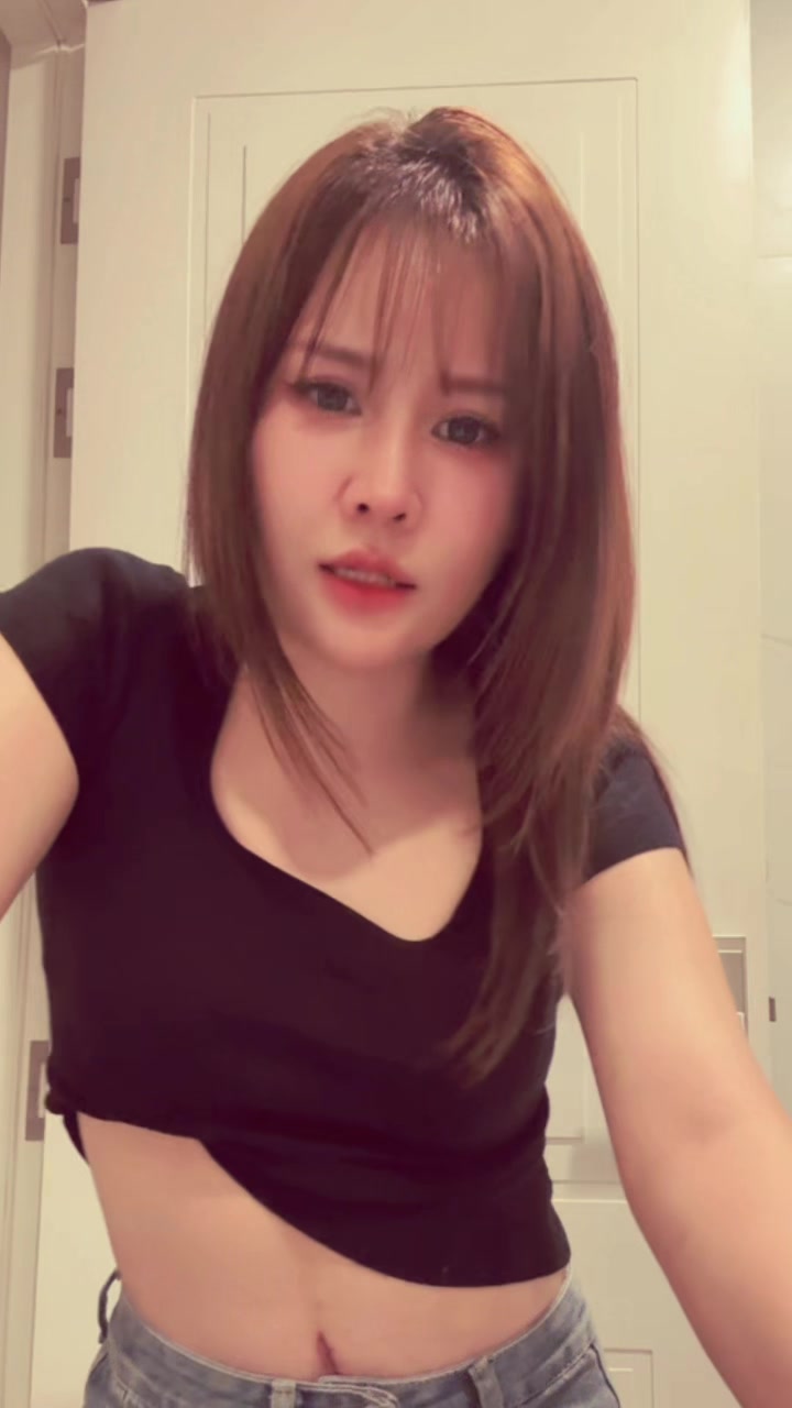 @ยุ่งยิ่ง กนกนันทน์(ʏʊռɢʏɨռɢ)🦋
