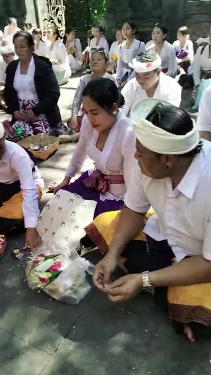 @Ayukbudiani