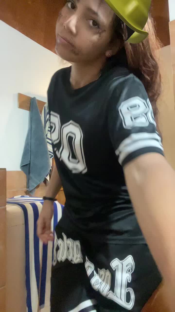 @Miss_halfcast๐ฎ๐น๐น๐ด
