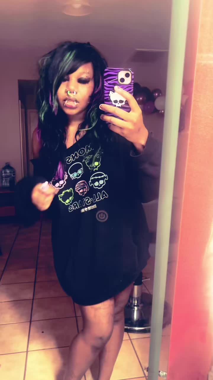 @creepy.cutexoxo