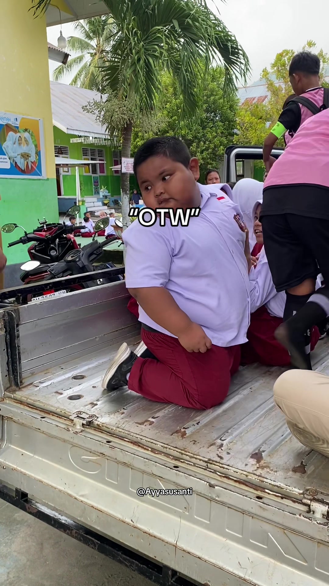 @AyyaSusanti