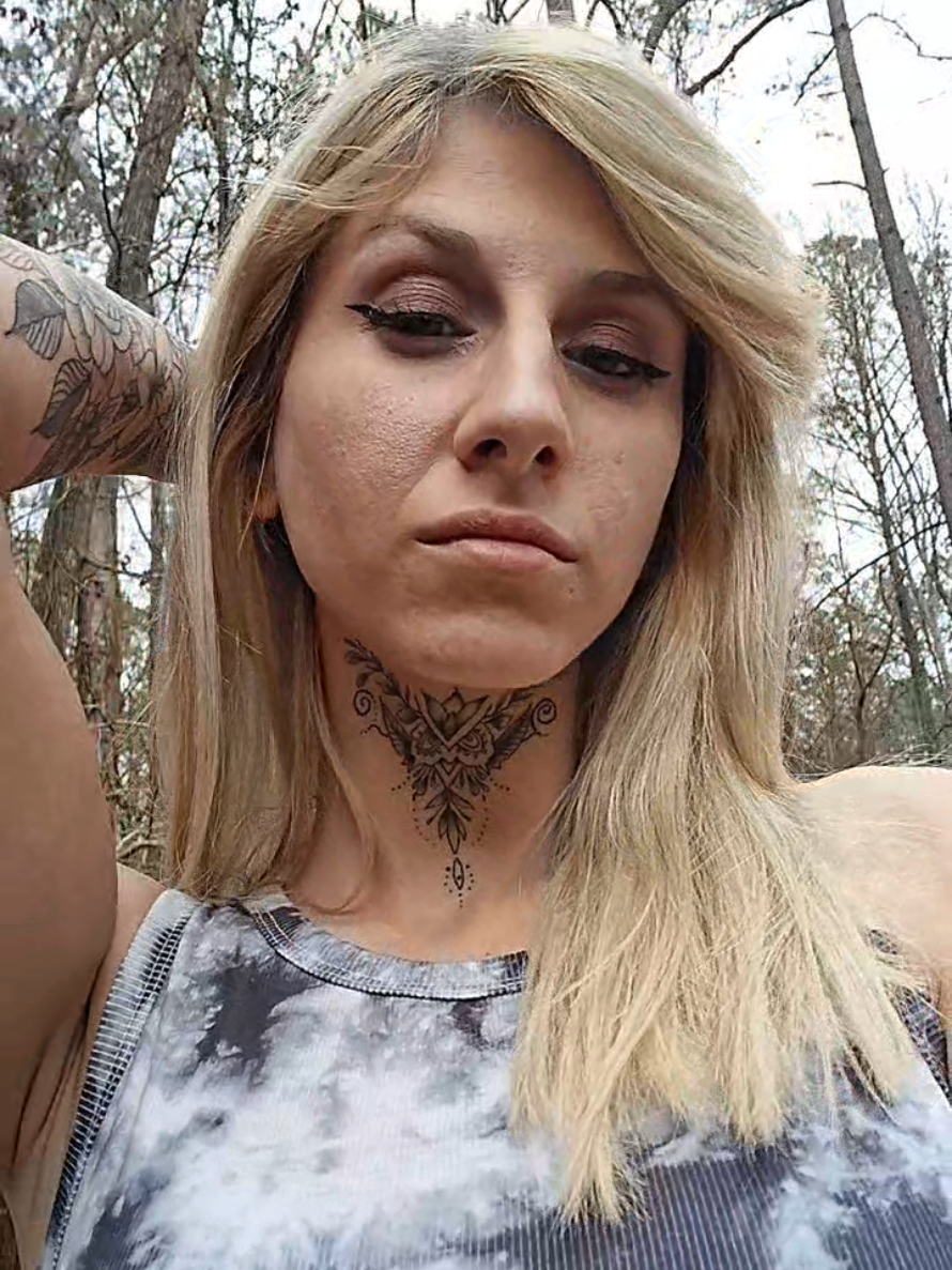 @Smokeyybarbie420