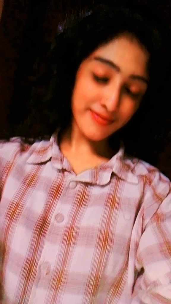 @dhinu queen 👑...