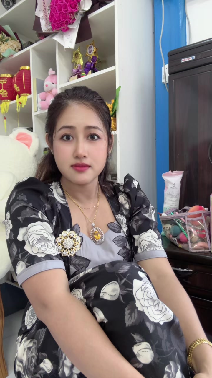 @သဒ္ဒါမှူးစံ👸Official✅