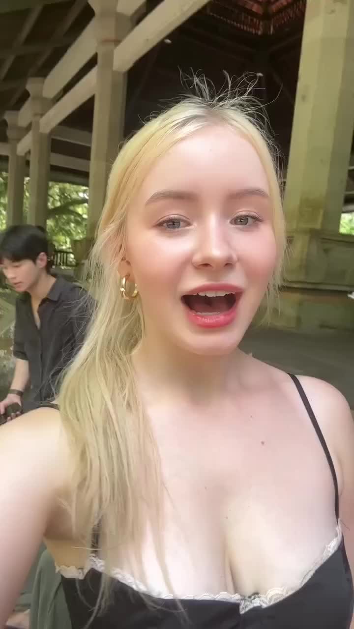 @BULE.BARBIE.DOLL