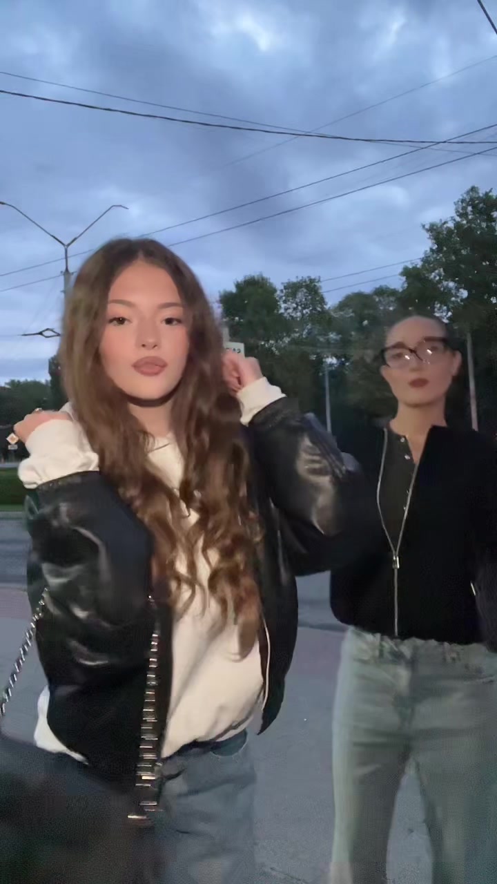 @Искра