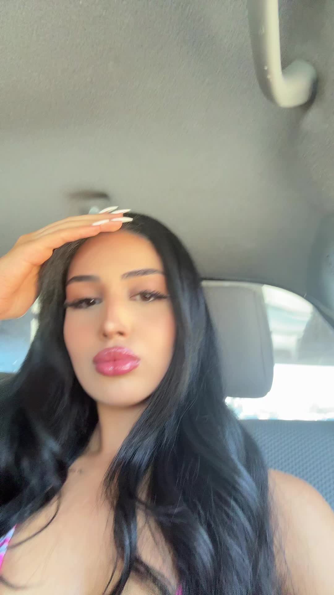@Ava