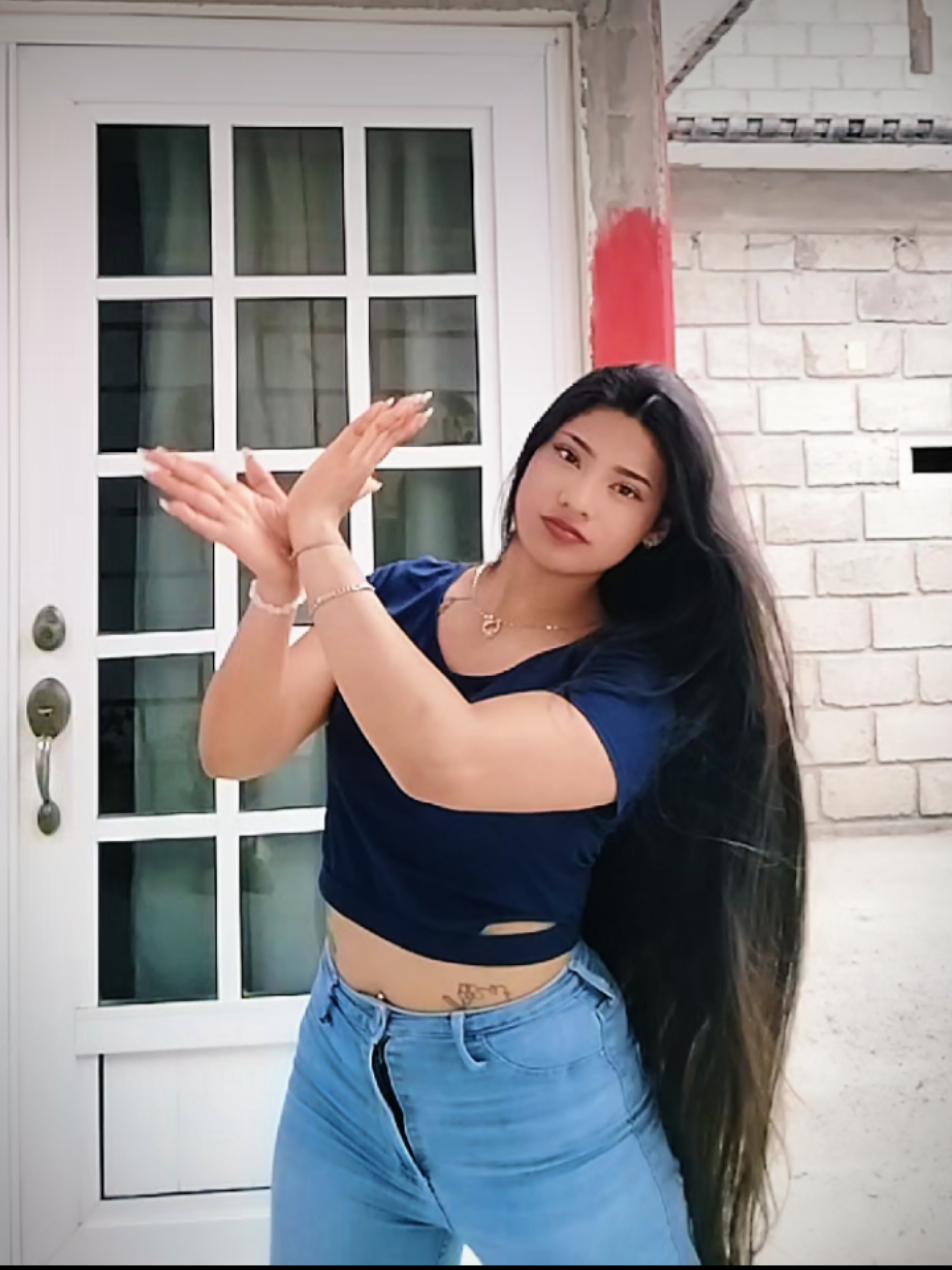 @𝙺𝚎𝚕𝚕𝚢 𝙷𝚎𝚛𝚗&aacute;𝚗𝚍𝚎𝚣