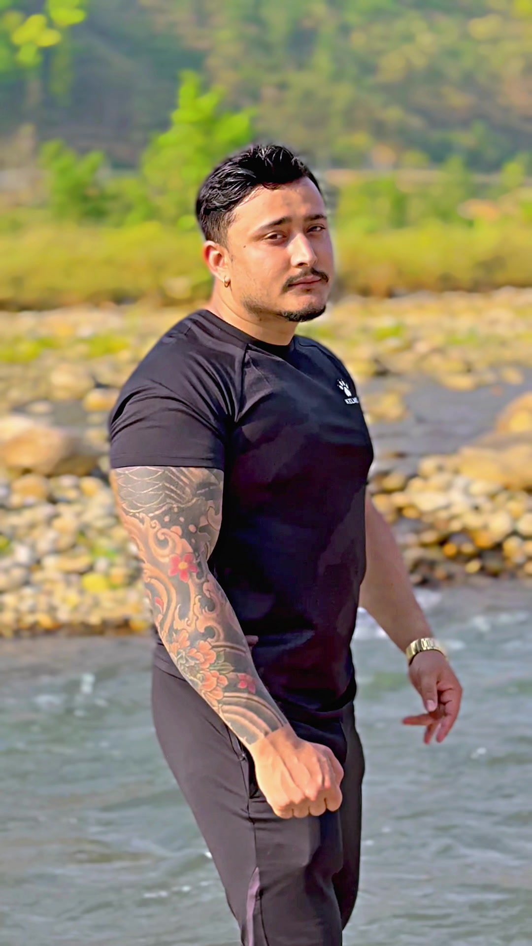 @👑 ROJAN GIRI 👑