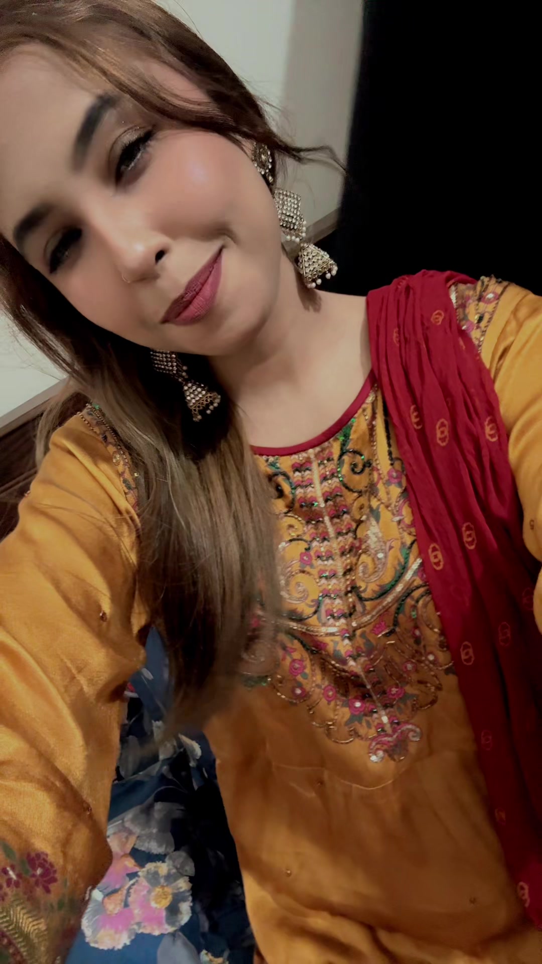 @xshaya×