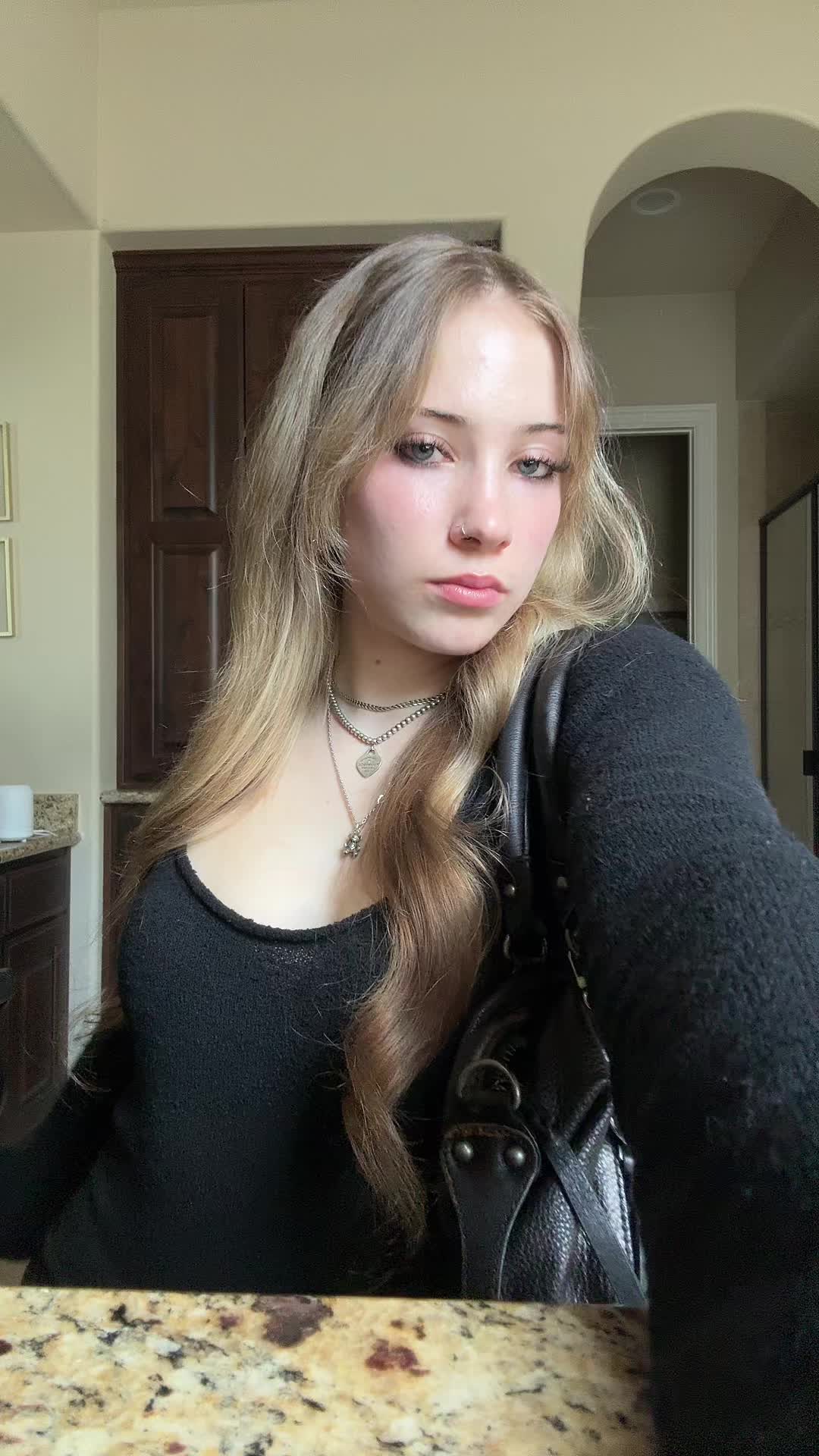 @hal🧸