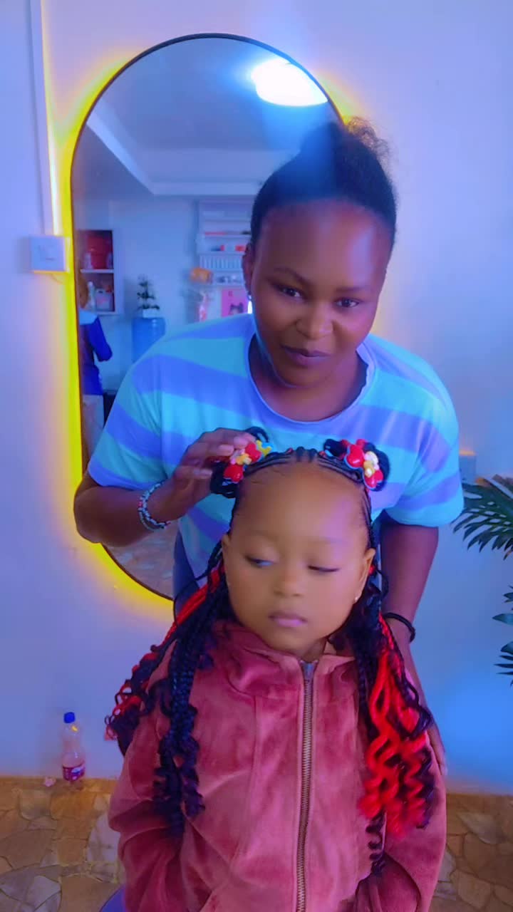@Maryzippy the hairdresser 😍