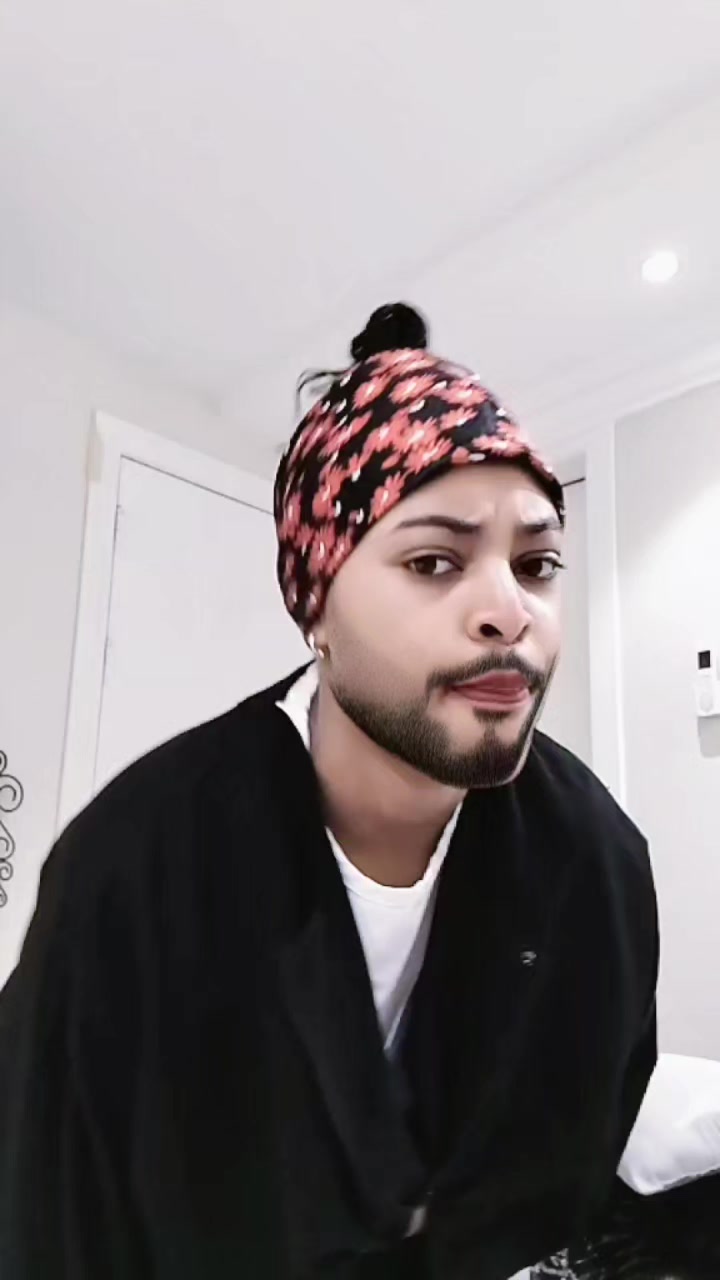 @Ťšïğïï strong women💪