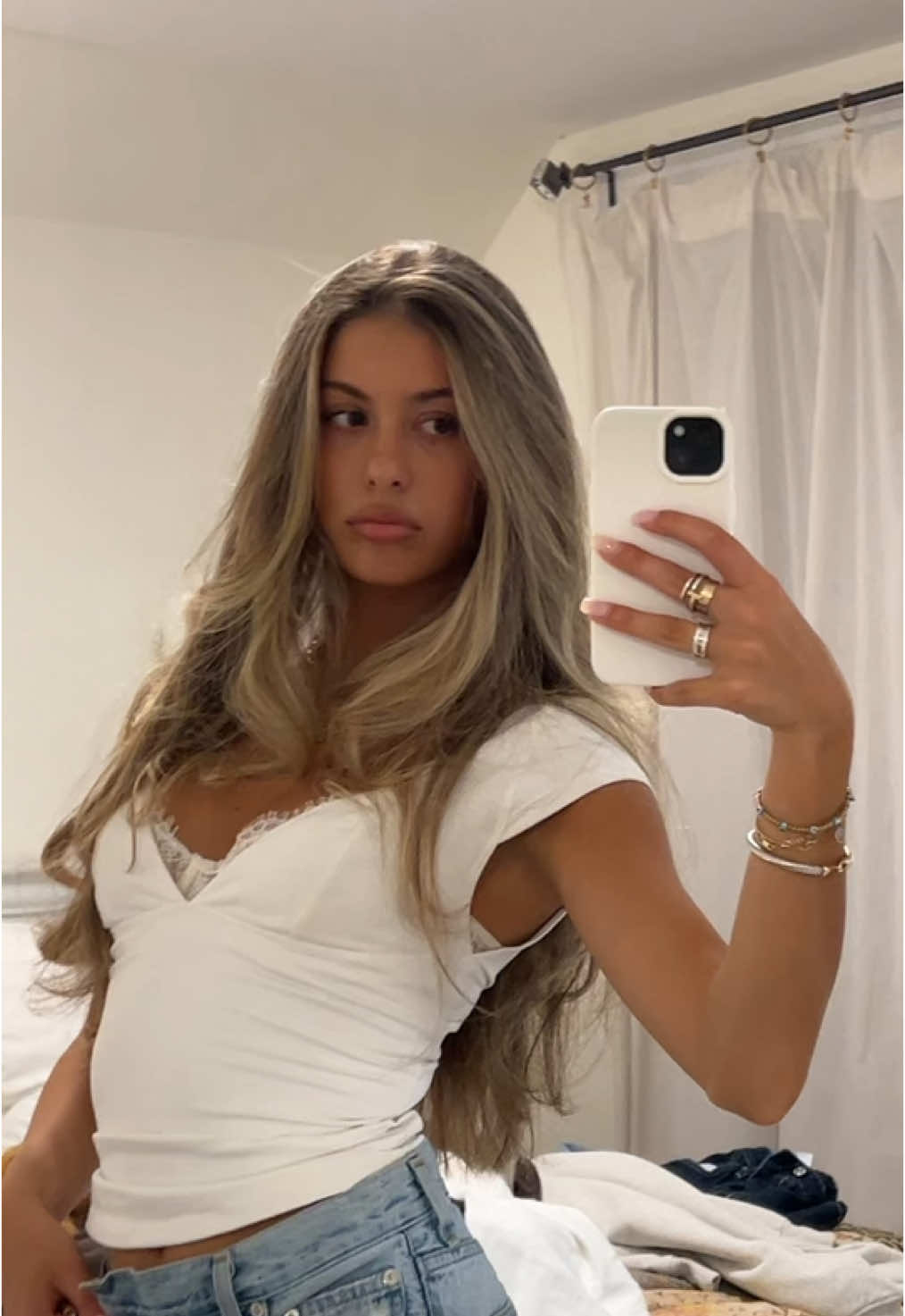 @ella.bryk