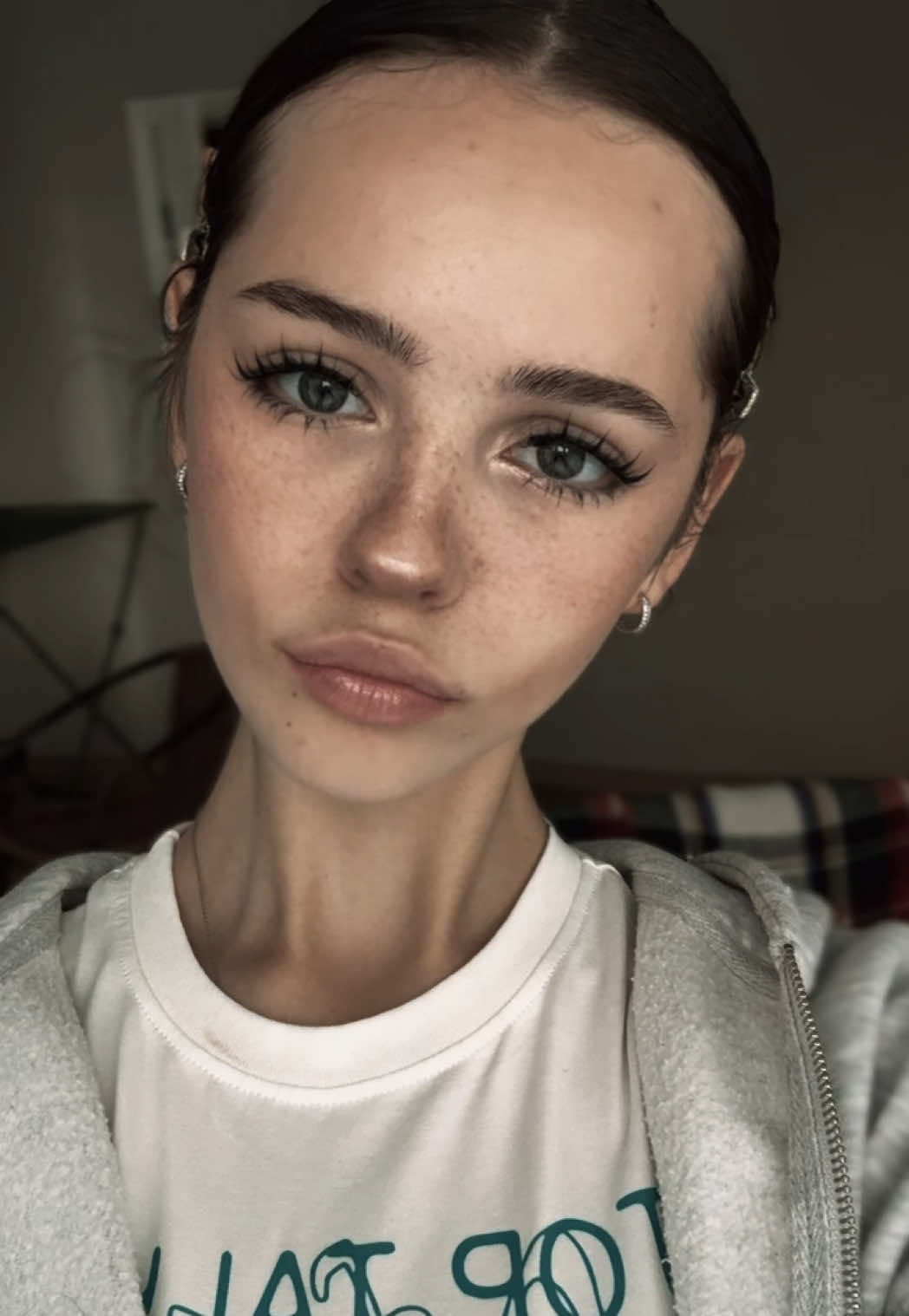 @Маня мур 🌼