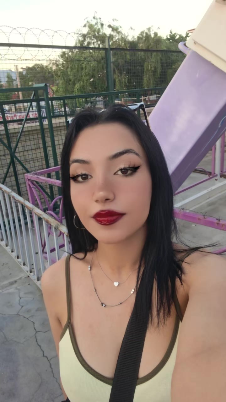 @✹