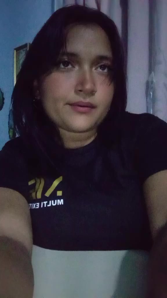 @Daniela🕷