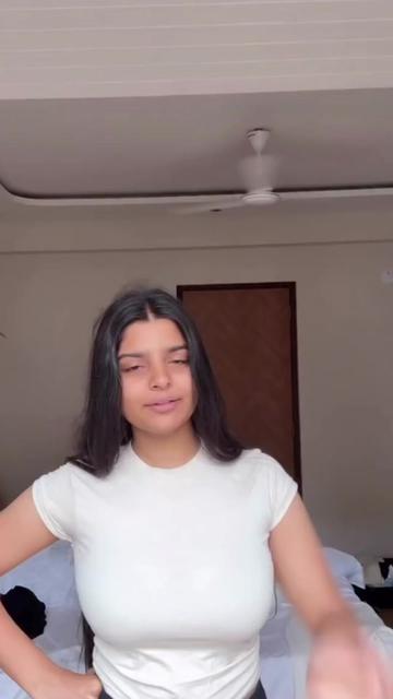 @Anushkaaa