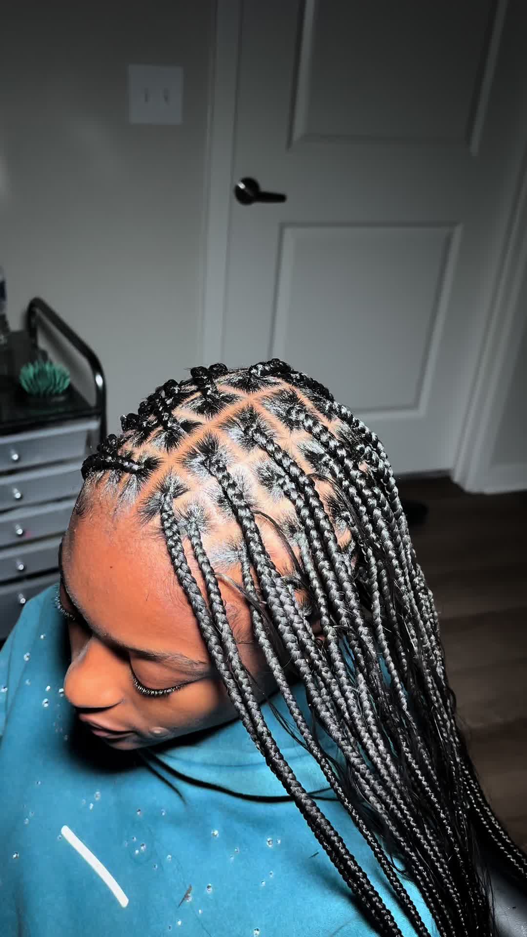 @Looks_ByAnnaHD