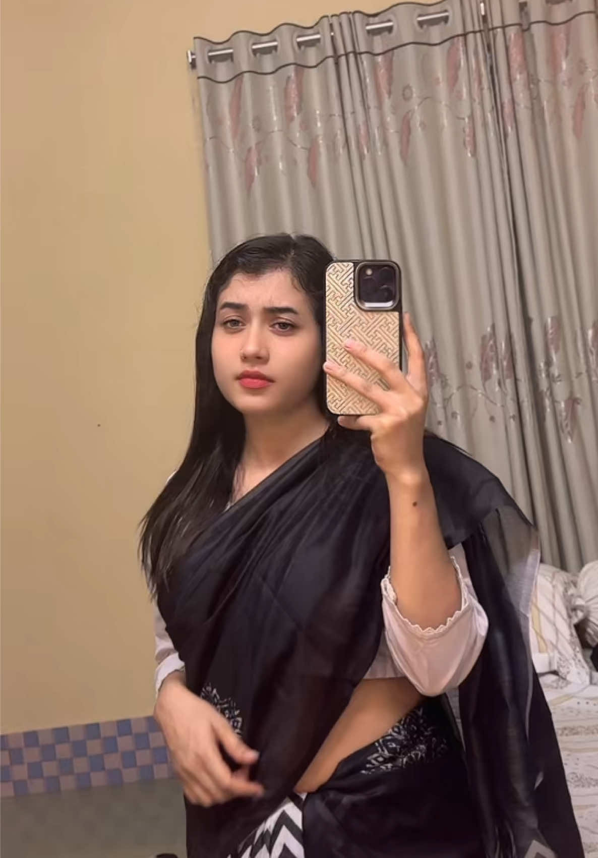 @RivaMoni