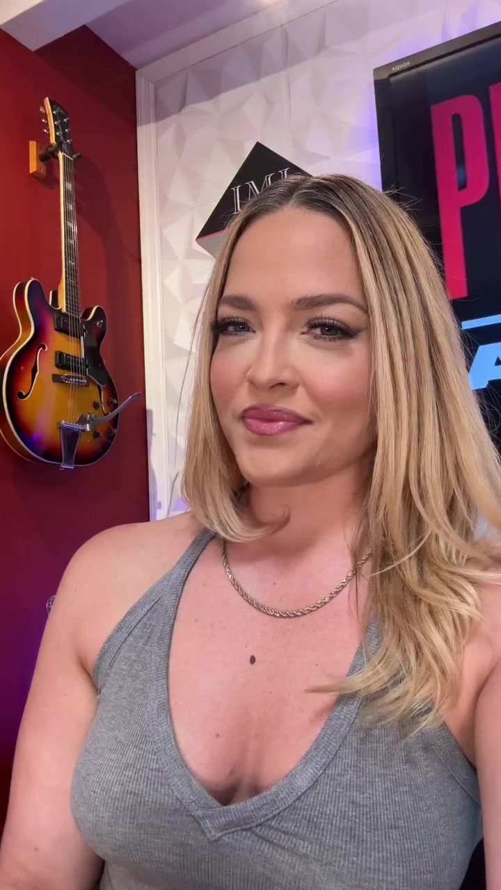 @Alexis Texas official