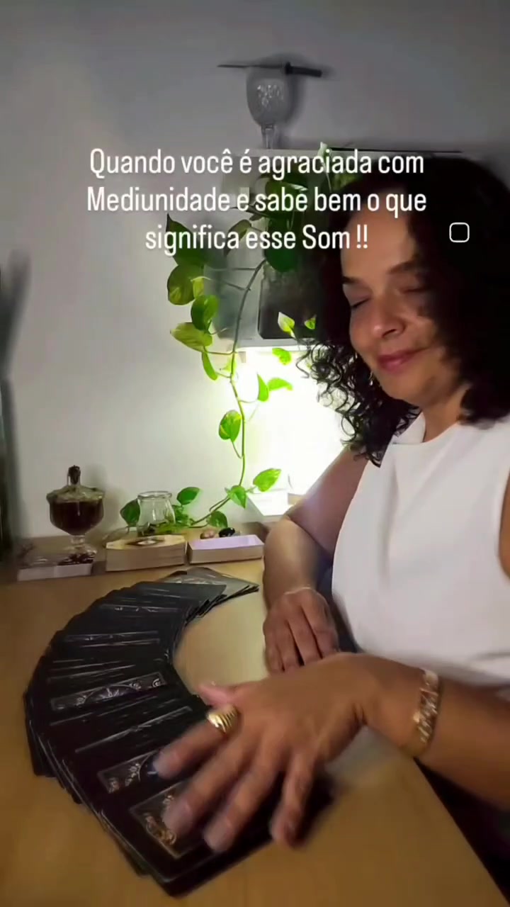 @Luu Gualtieri | Taróloga