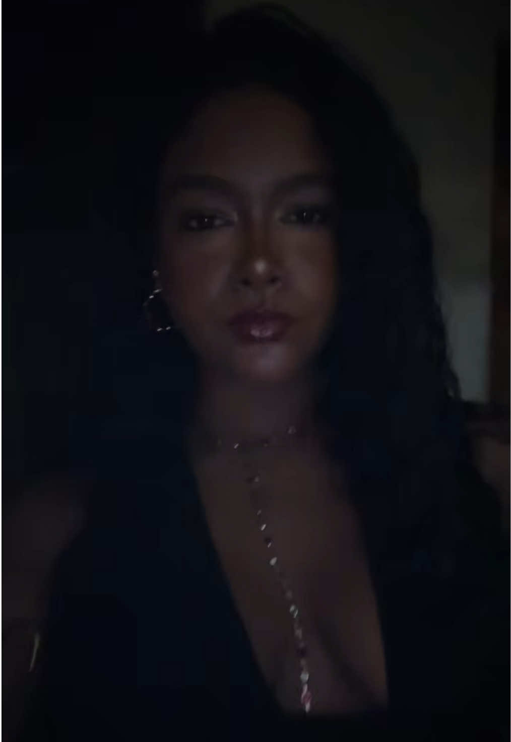 @Bella