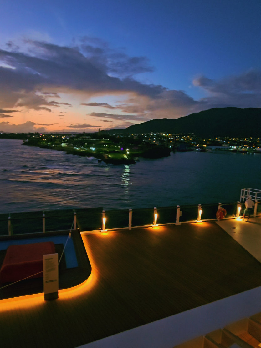@nomadic.travelers