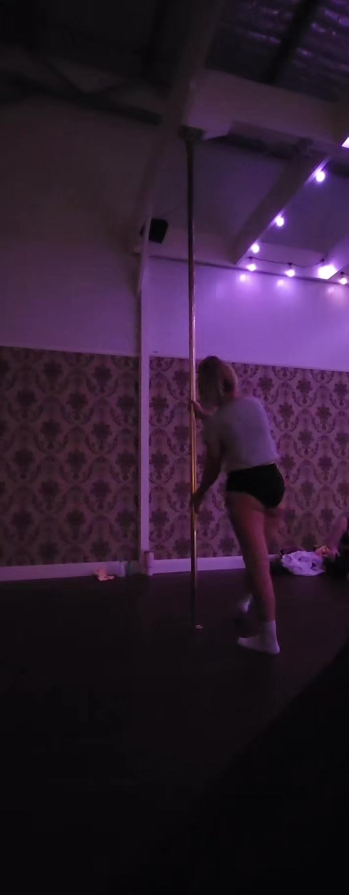 @Le_Poles