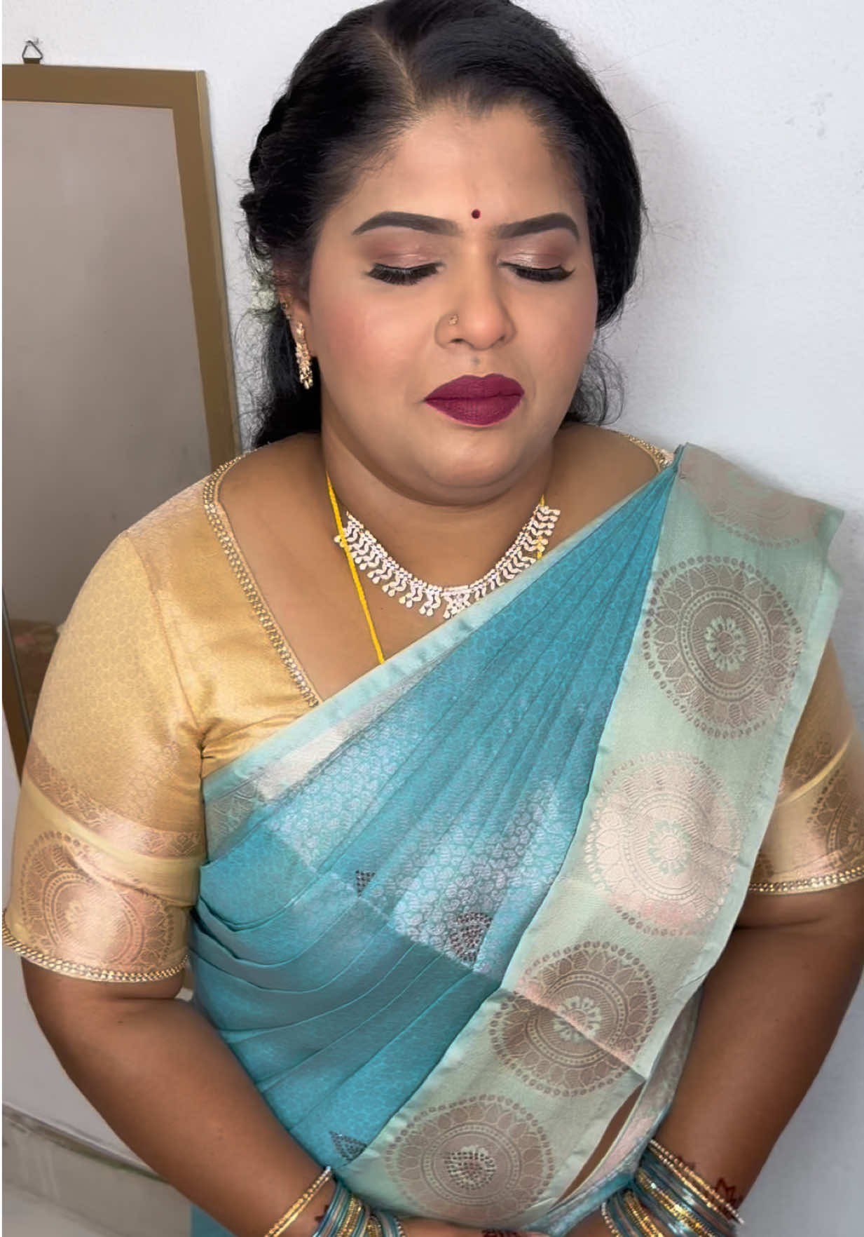 @MAKEUPBYLOSHINIY 💄