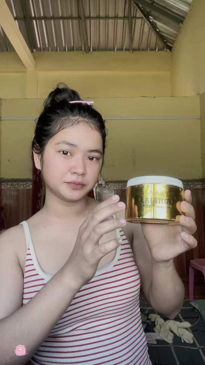 @👩&zwj;🦳🇰🇭👱&zwj;♂️🇻🇳