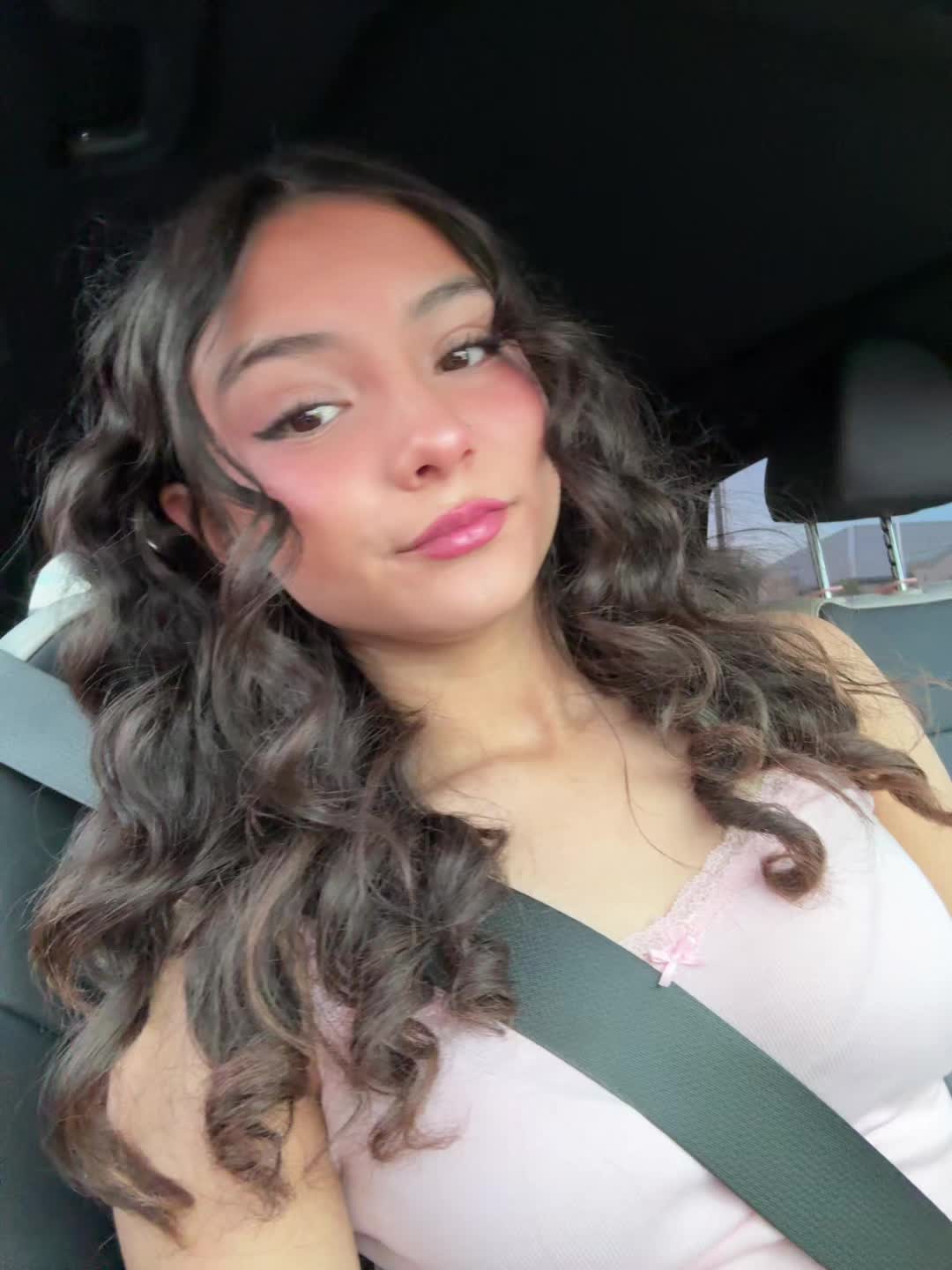 @yadhiraa.diazzz