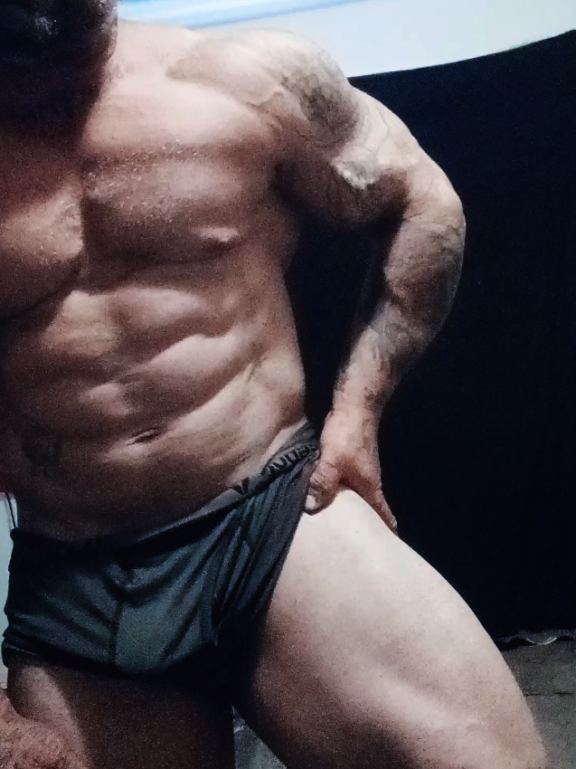 @Flesh_artist_1985