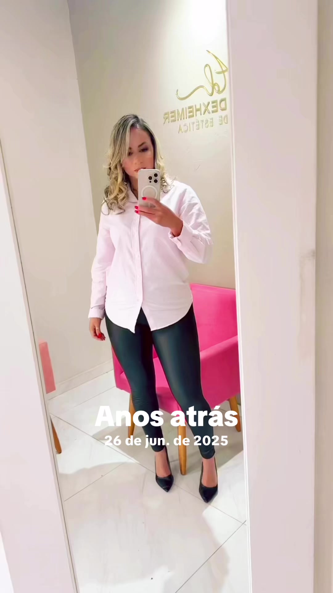 @KarllaMello