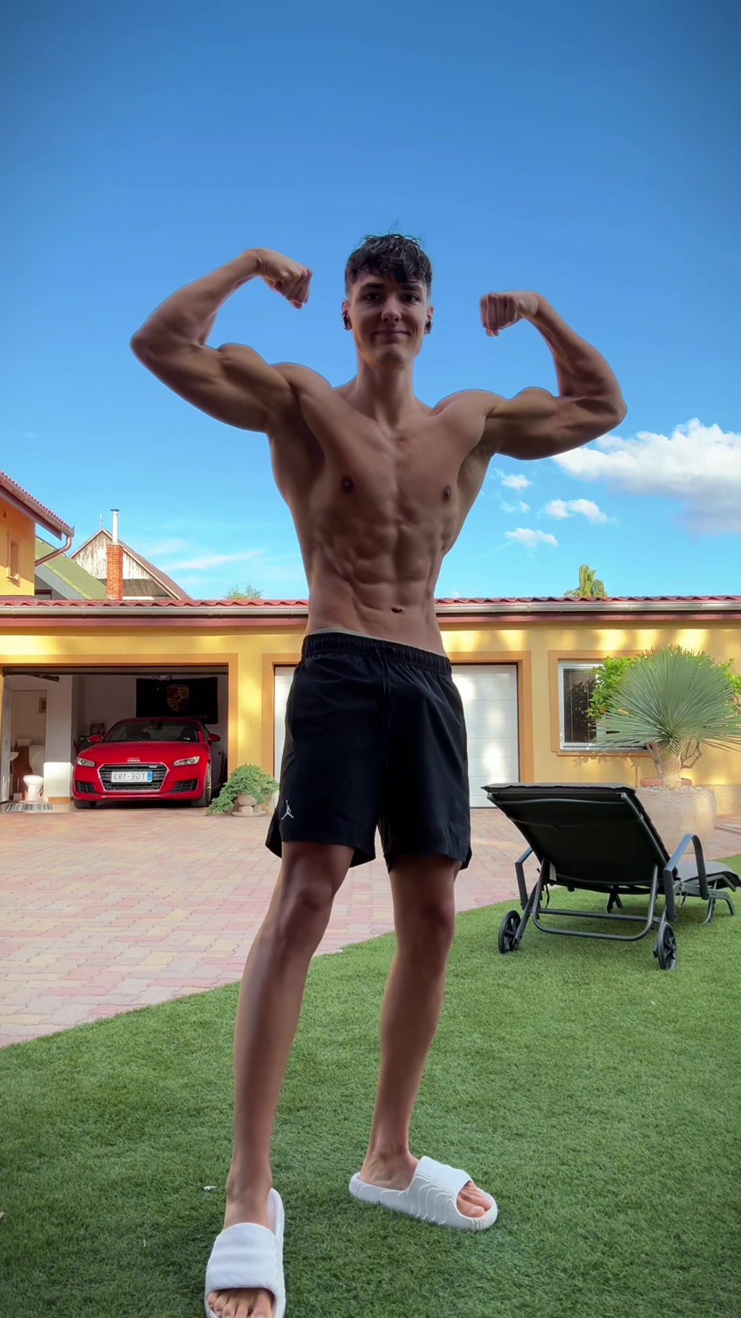@Levilovesgym