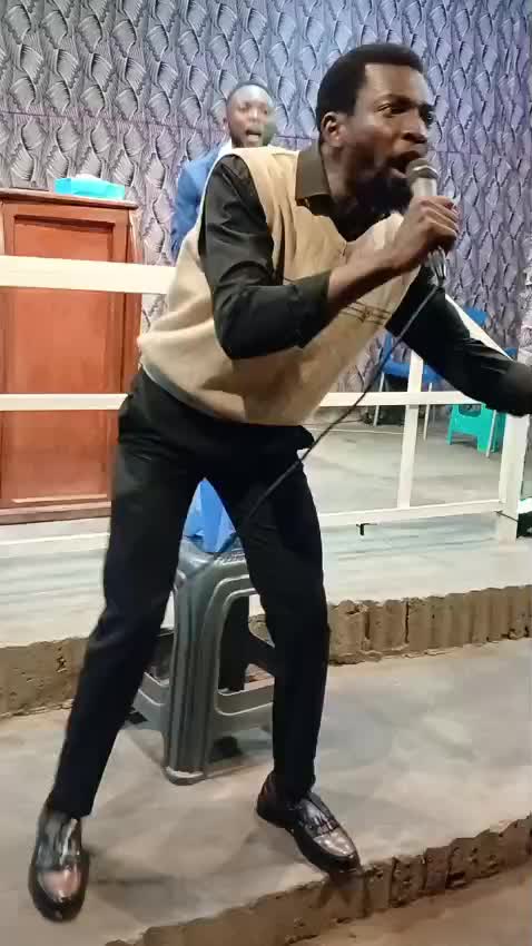 @Adorateur Elis&eacute;e malumba