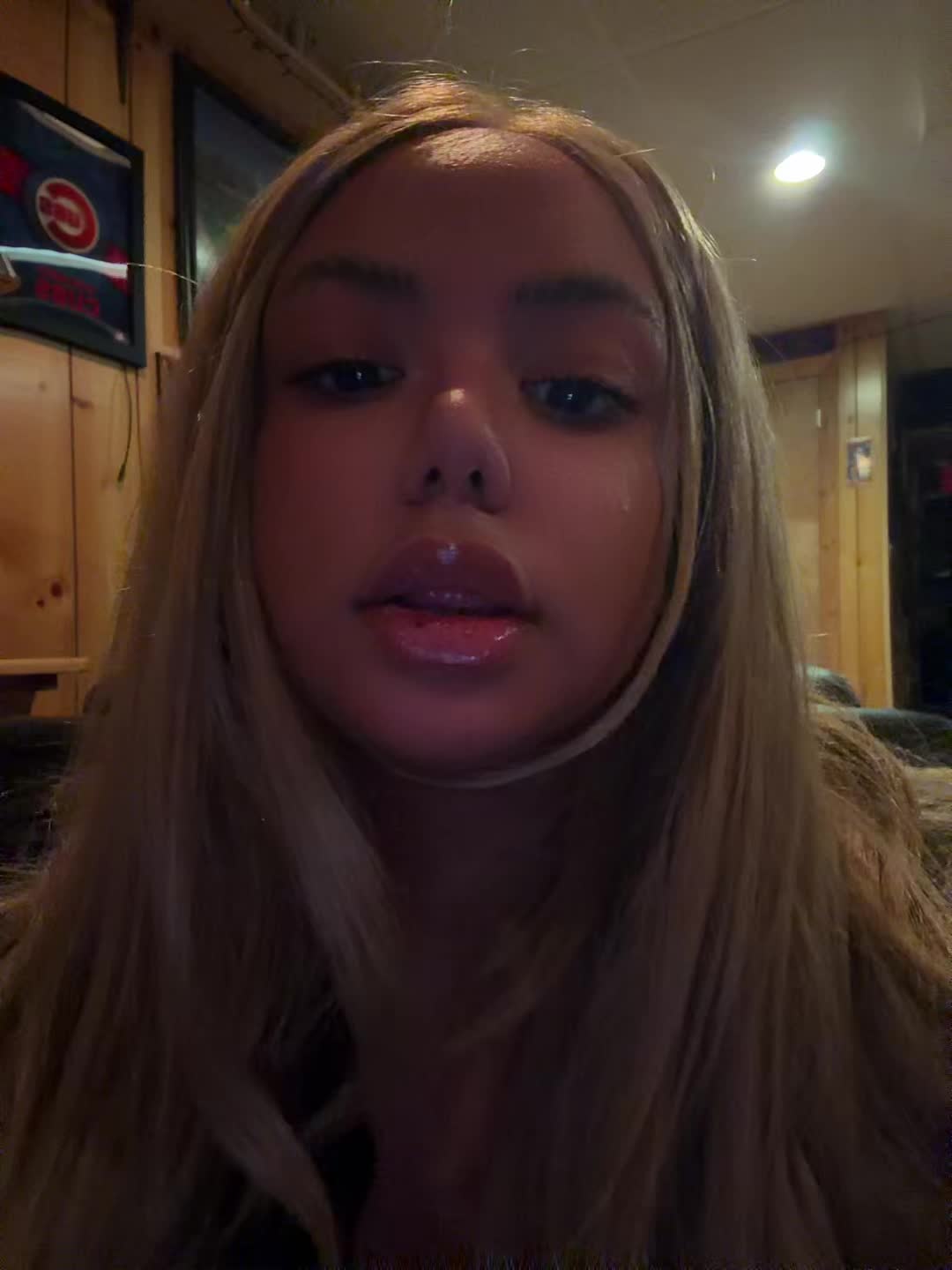 @travelwithrin