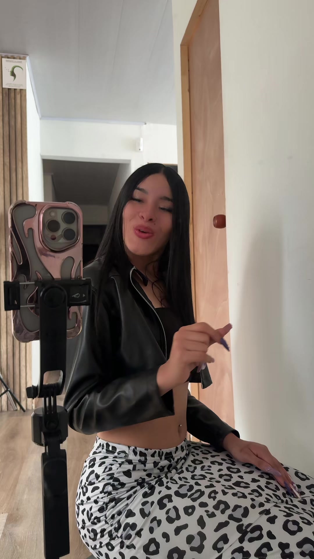@Miss_valen