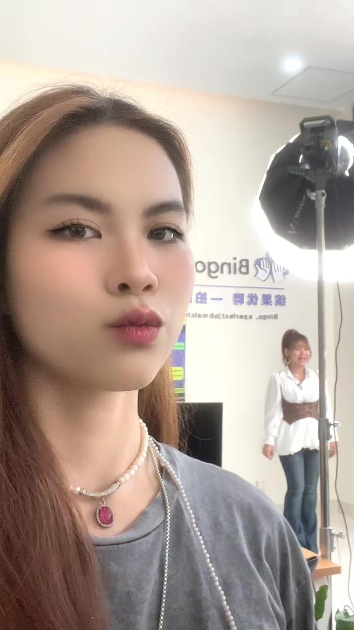 @🇰🇭Angelina Grace🇨🇳