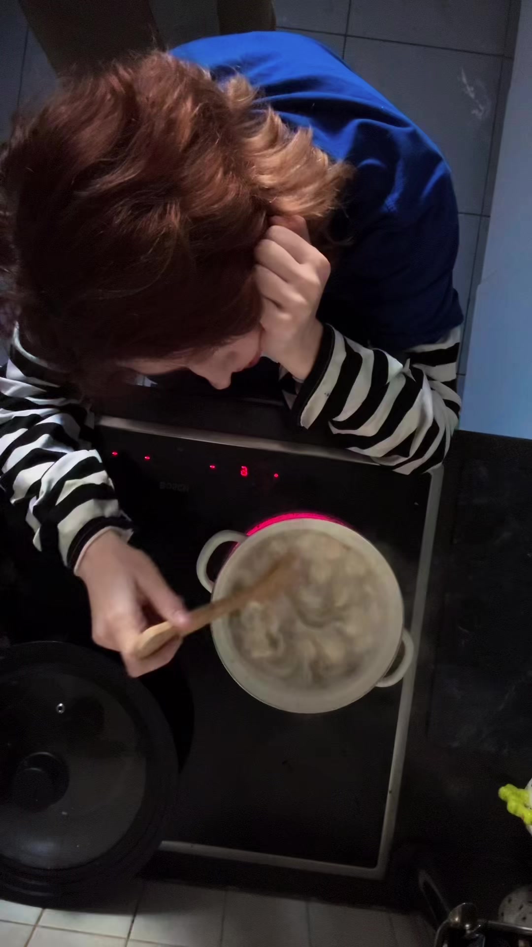 @онис