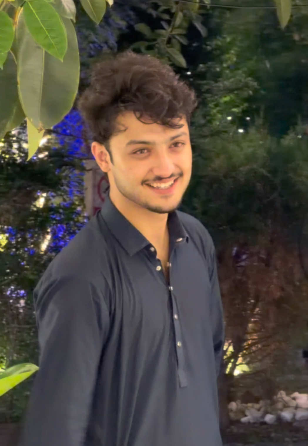 @Hussain_🫀