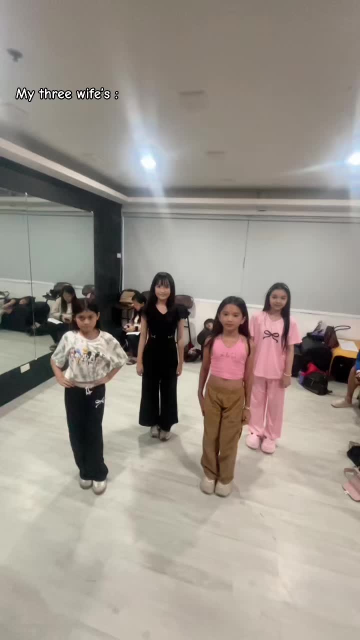 @Lil’ Star Sirens Momay