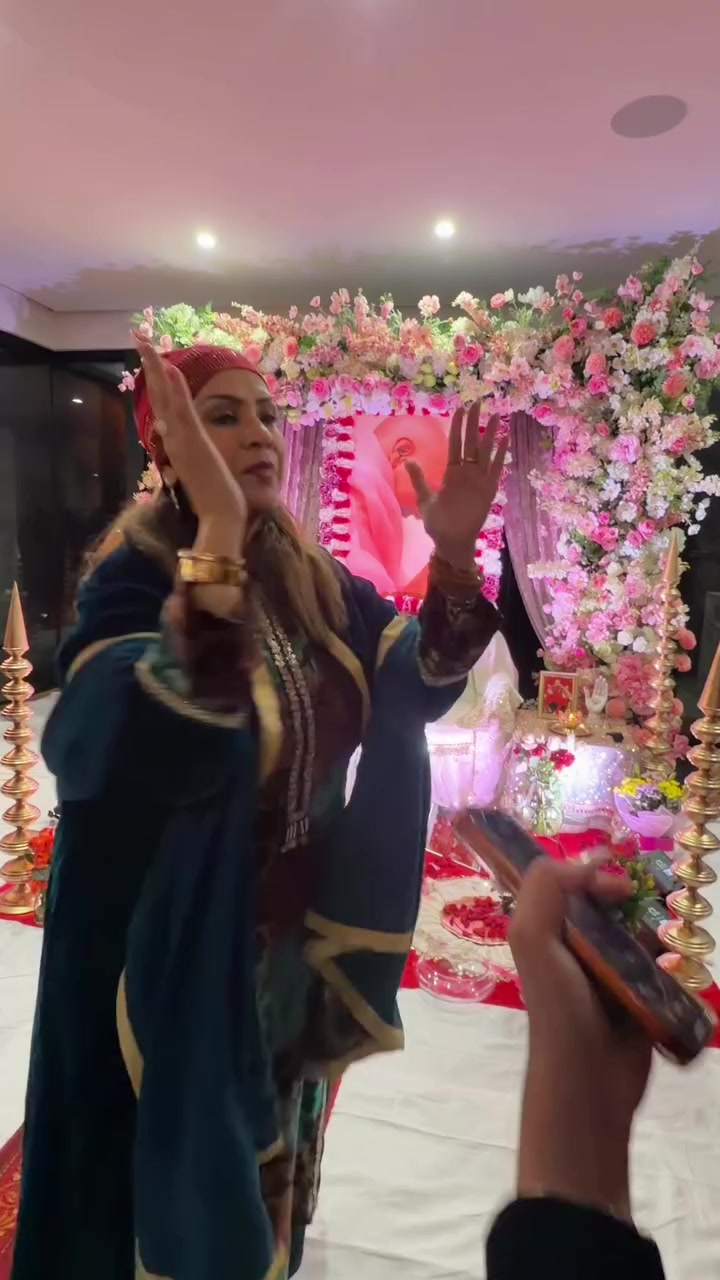 @𝓐𝓼𝓱𝔀𝓪𝓷𝓲 𝓽𝓱𝓪𝓴𝓾𝓻