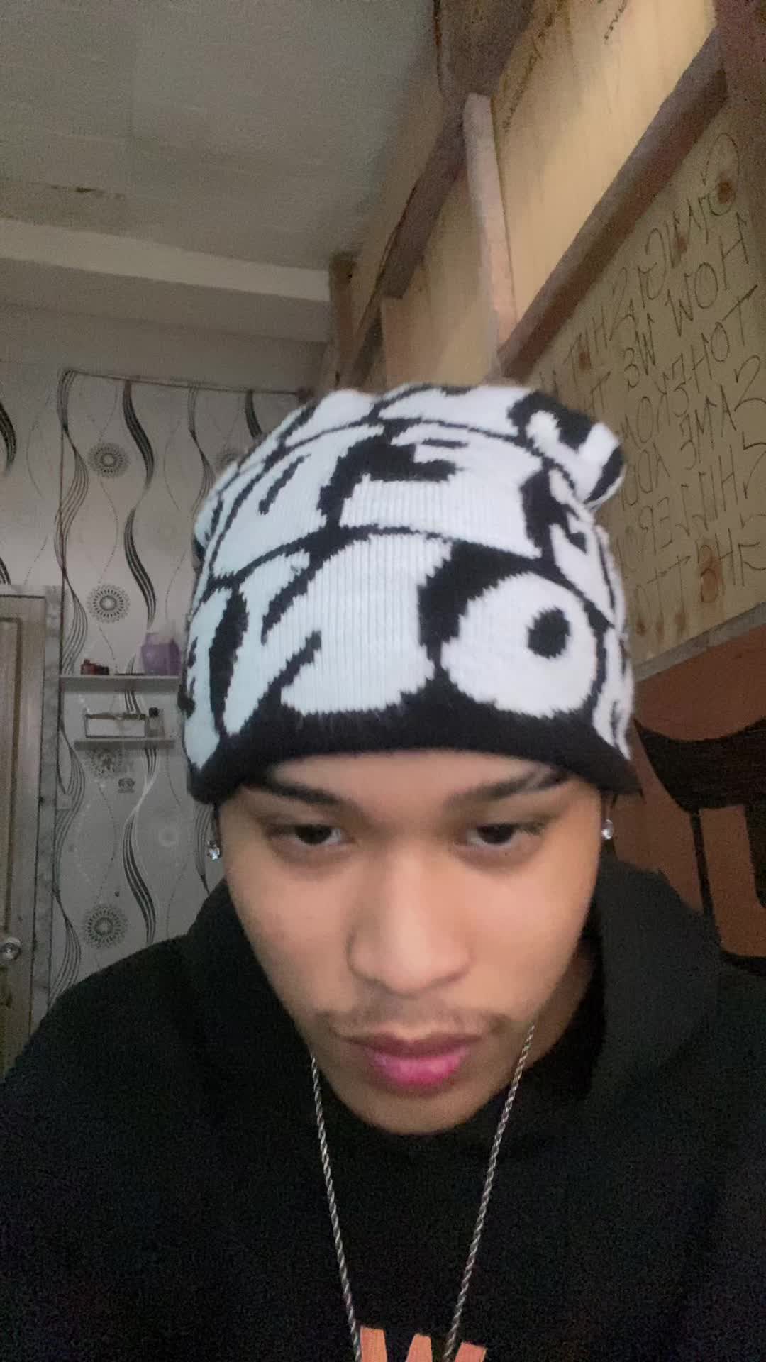 @whiteboi2pee