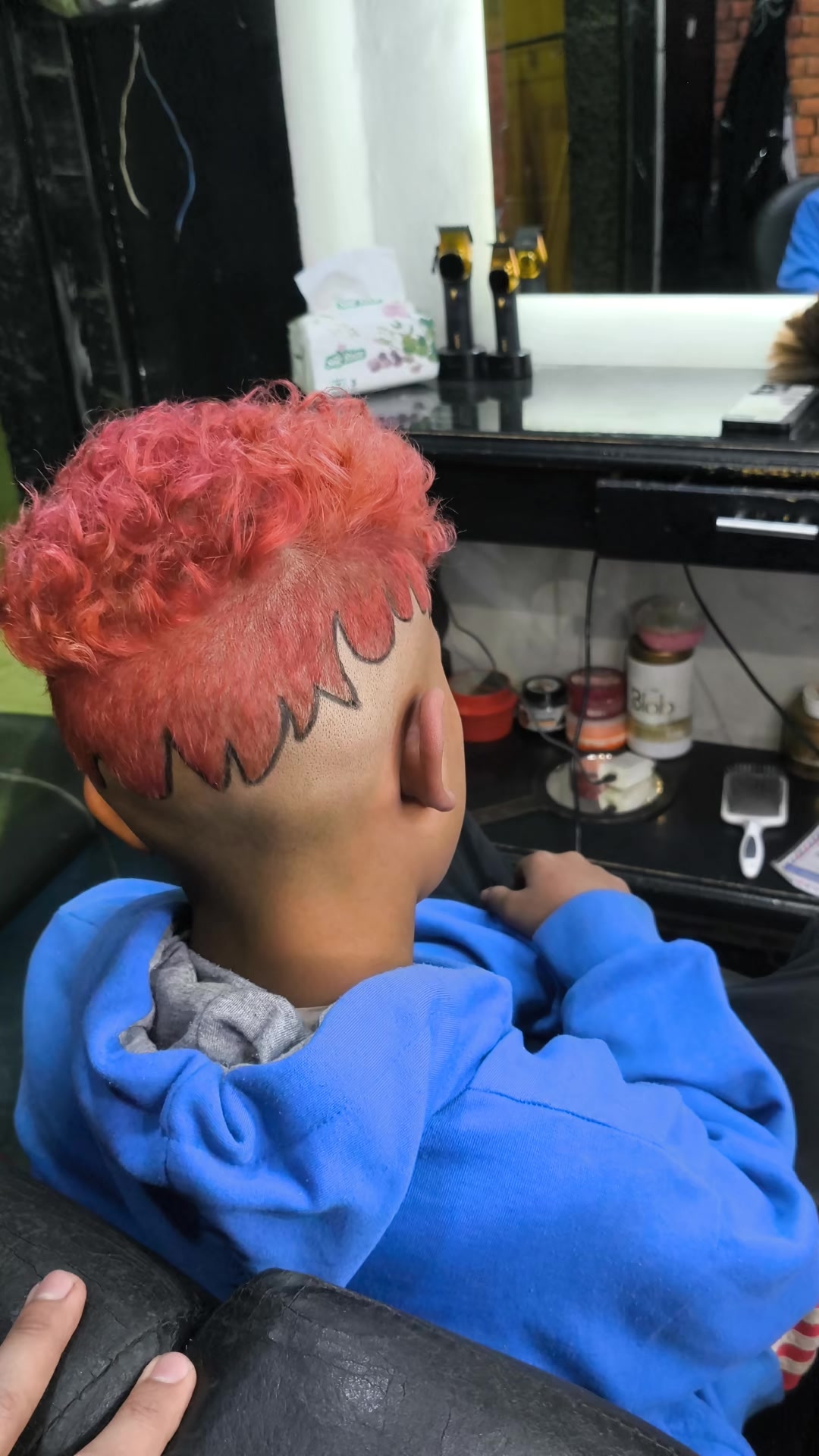 @دبــور ⚡✂️