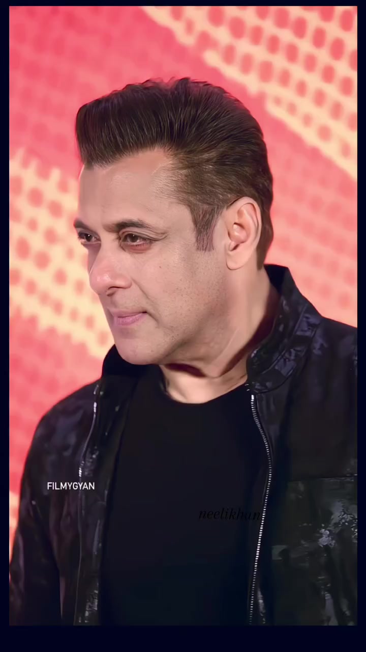 @꧁☆*Bollywood &kappa;ɪɴɢ*☆꧂