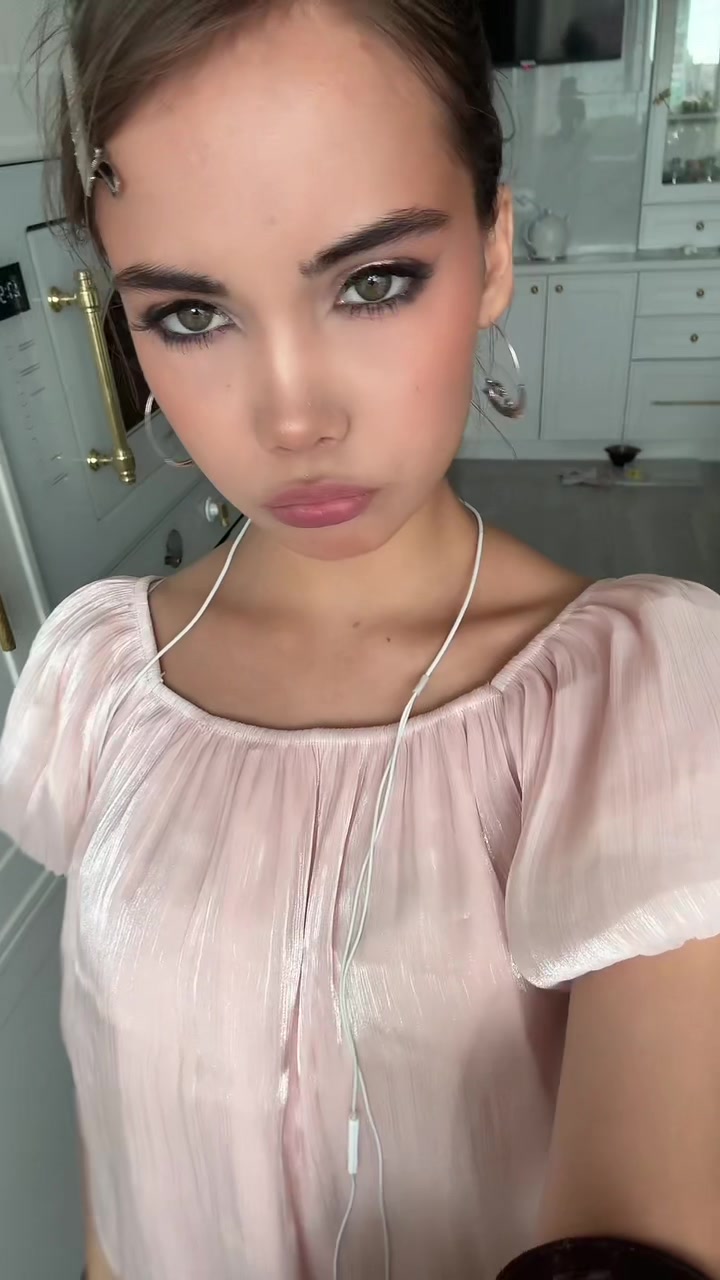 @lilishes